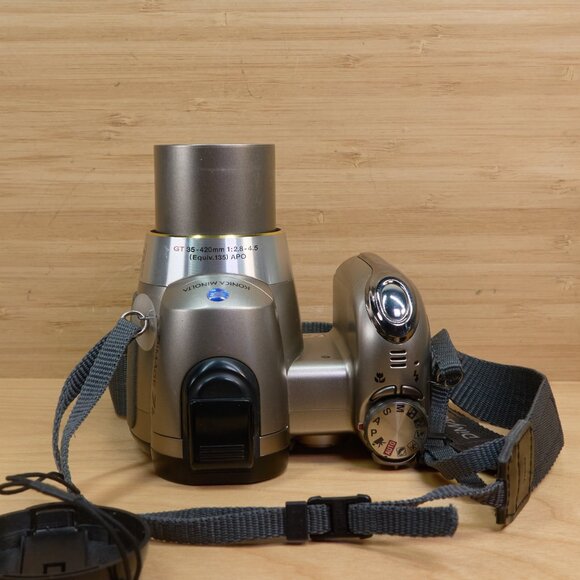 Konica Minolta DiMAGE Z6 Digital Camera / 6 MP / 12X Optical Zoom / Silver - Picture 5 of 8